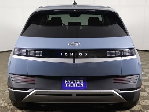 Used 2024 Hyundai Ioniq 5 SEL AWD/4WD image 12