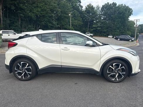 Used 2020 Toyota C-HR XLE FWD image 6