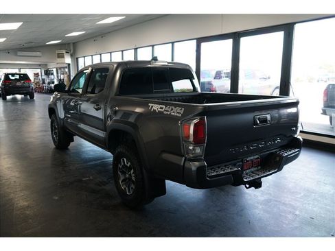 Used 2023 Toyota Tacoma TRD Off-Road w/ Technology Package AWD/4WD image 5