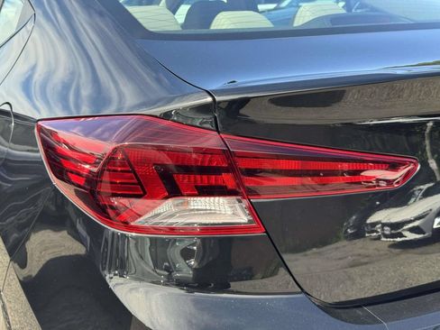 Used 2020 Hyundai Elantra SEL FWD image 11
