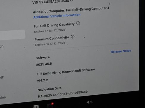 Used 2025 Tesla Model 3 Long Range image 30