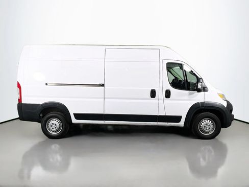 Used 2024 RAM ProMaster 2500 w/ Convenience Group FWD image 8