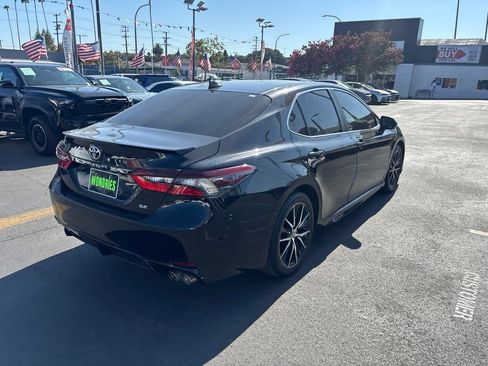 Used 2023 Toyota Camry SE FWD image 4