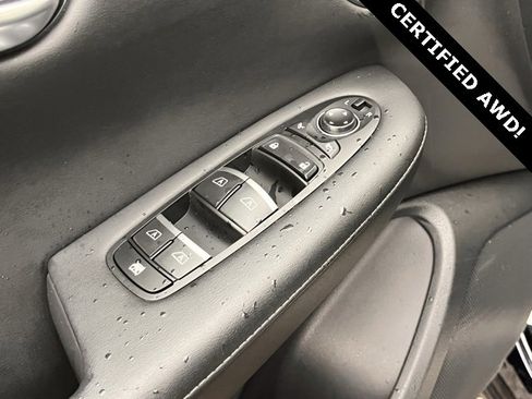 Certified 2025 INFINITI QX50 Luxe image 10