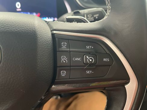 Used 2022 Jeep Grand Cherokee L Laredo w/ Luxury Tech Group I image 24