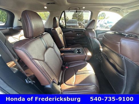 Certified 2025 Honda Pilot Elite image 31