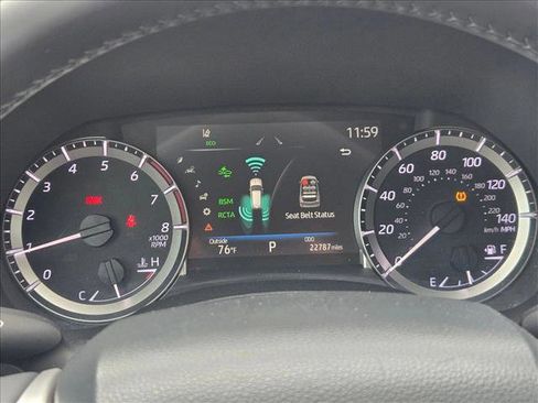 Used 2023 Toyota Highlander LE FWD image 11