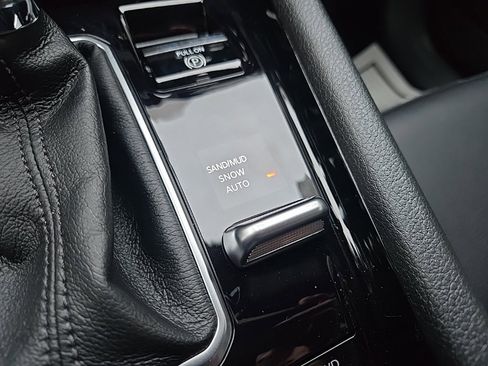 New 2026 Jeep Compass Latitude image 61