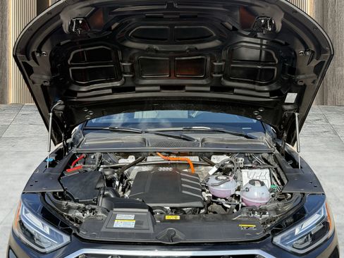 Used 2024 Audi Q5 e Premium w/ Convenience Package image 15