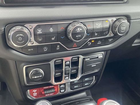 New 2025 Jeep Gladiator Rubicon image 20