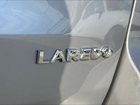 Used 2021 Jeep Grand Cherokee Laredo RWD image 10