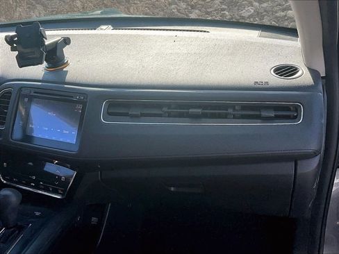 Used 2018 Honda HR-V EX image 15