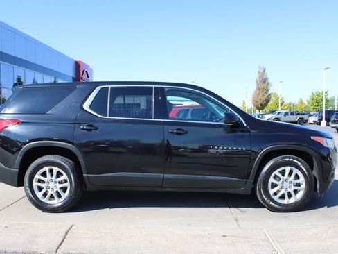 Used 2020 Chevrolet Traverse LS image 6