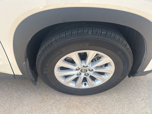 Used 2024 Toyota Grand Highlander XLE FWD image 8