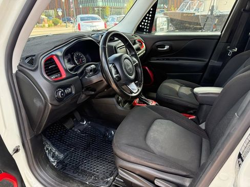 Used 2016 Jeep Renegade Trailhawk AWD/4WD image 14