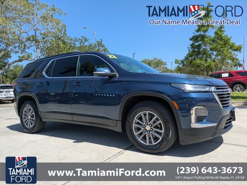 Used 2022 Chevrolet Traverse LT w/ LPO, Floor Liner Package AWD/4WD image 1