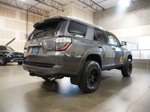 Used 2018 Toyota 4Runner SR5 Premium AWD/4WD image 4