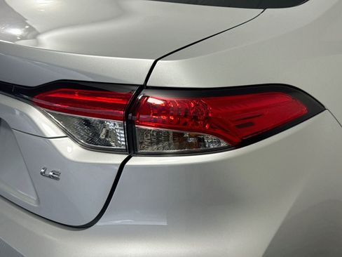 Used 2024 Toyota Corolla LE FWD image 33