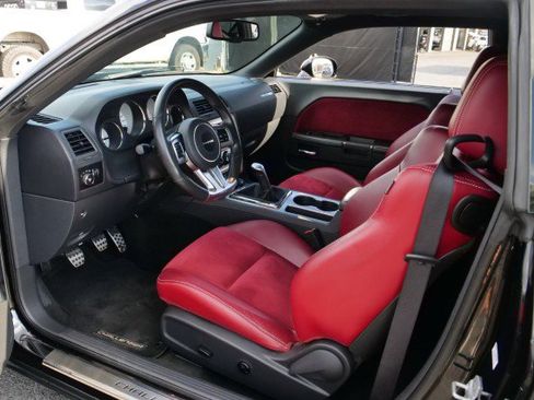 Used 2012 Dodge Challenger SRT8 w/ Premium Sound Group image 21