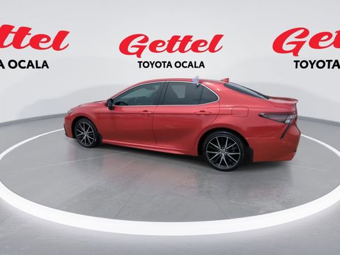 Used 2021 Toyota Camry SE image 6