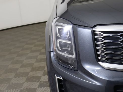 Used 2021 Kia Telluride EX w/ EX Premium Package image 16