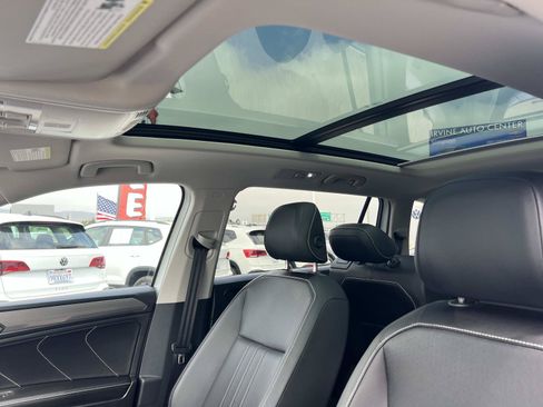 Certified 2023 Volkswagen Tiguan SE FWD image 19