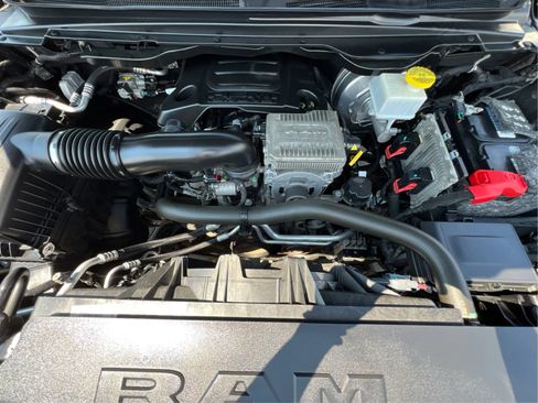 Used 2020 RAM 1500 Laramie AWD/4WD image 27