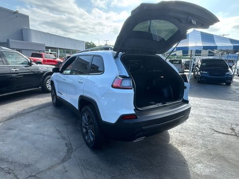 Used 2021 Jeep Cherokee Latitude Lux 80th Anniv w/ Quick Order Package 26U 80TH FWD image 19