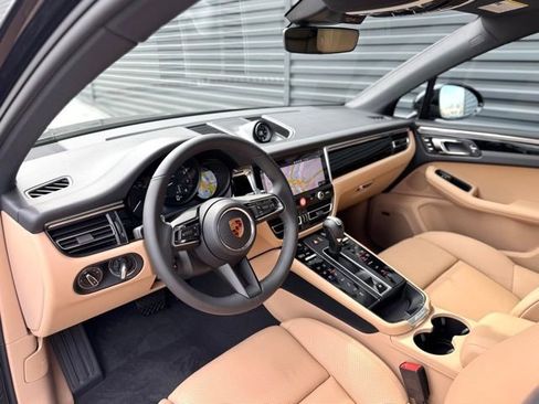 New 2026 Porsche Macan image 4