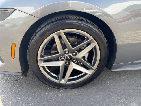 Certified 2025 Ford Mustang Coupe RWD image 11