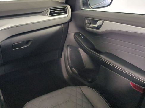 Used 2023 Ford Escape Platinum w/ Premium Technology Package image 20