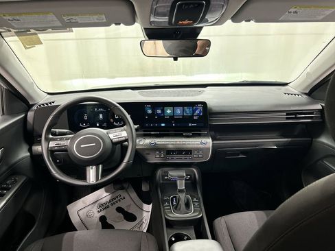 Used 2024 Hyundai Kona SEL AWD/4WD image 18