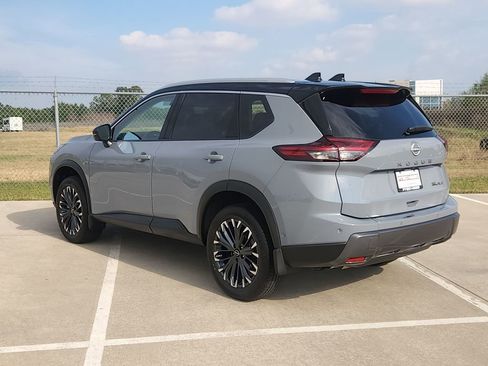 Certified 2025 Nissan Rogue SL w/ Tech Package image 7