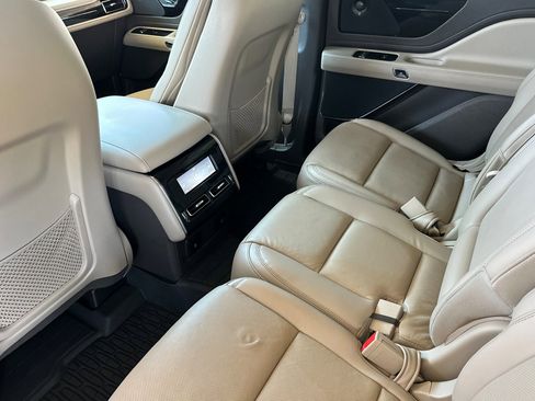 Used 2023 Lincoln Aviator Reserve w/ Elements Package Plus image 12