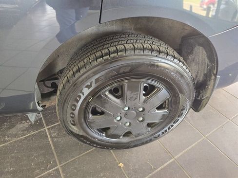 Used 2015 Nissan Rogue S w/ Convenience Package image 30