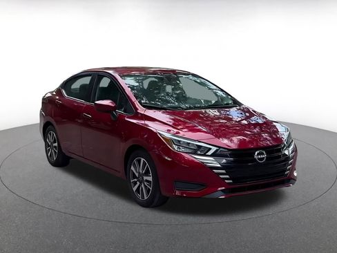 Used 2025 Nissan Versa SV FWD image 3