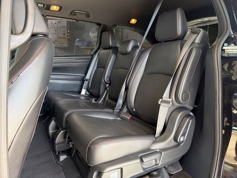Used 2023 Honda Odyssey Sport image 14