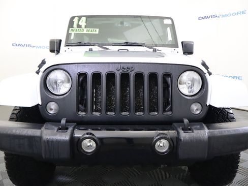 Used 2014 Jeep Wrangler Altitude image 13