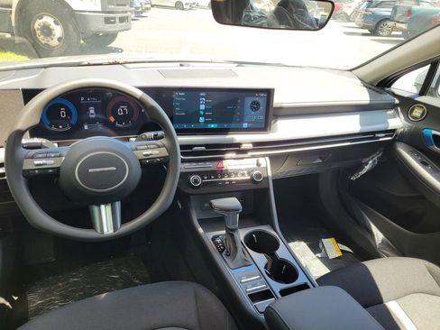 New 2025 Hyundai Sonata SE FWD image 28