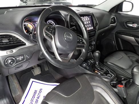 Used 2019 Jeep Cherokee Limited AWD/4WD image 9