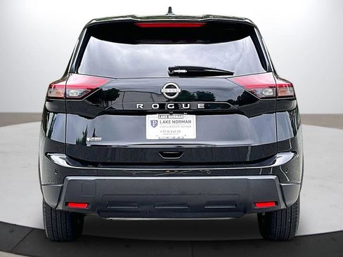 Used 2024 Nissan Rogue S FWD image 8