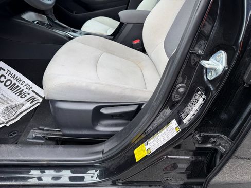 Used 2021 Toyota Corolla L w/ Carpet Mat Package (TMS) FWD image 12