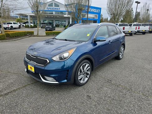 Used 2017 Kia Niro Touring image 2