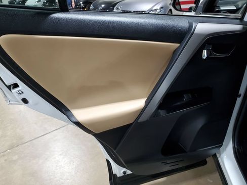 Used 2018 Toyota RAV4 Limited FWD image 25