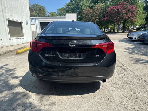 Used 2019 Toyota Corolla SE w/ SE Premium Package FWD image 4