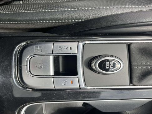 Used 2023 Kia Telluride EX w/ EX Captain's Chair Package image 27