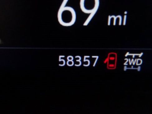 Used 2021 Cadillac XT5 Premium Luxury w/ LPO, Floor Liner Package image 17