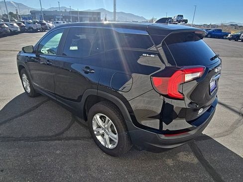 Used 2024 GMC Terrain SLE image 6