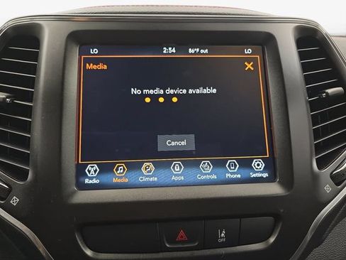 Used 2022 Jeep Cherokee Trailhawk w/ Comfort/Convenience Group AWD/4WD image 21