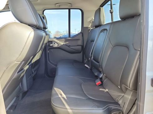 Used 2021 Nissan Frontier PRO-4X w/ Pro-4x Utility Package image 11